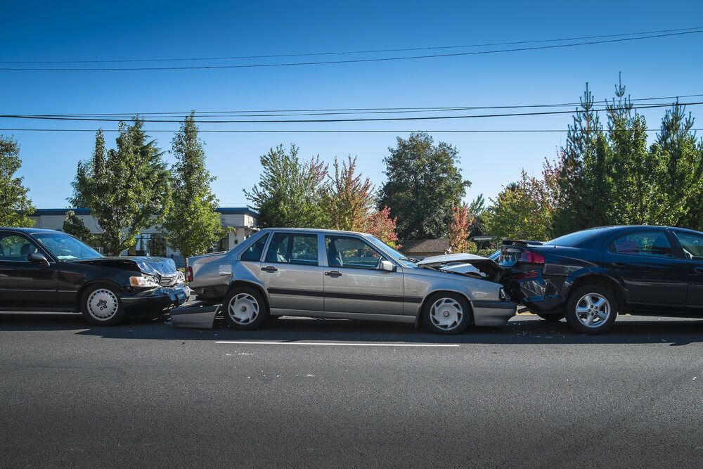  How can you tell who is liable in a car pile-up? 