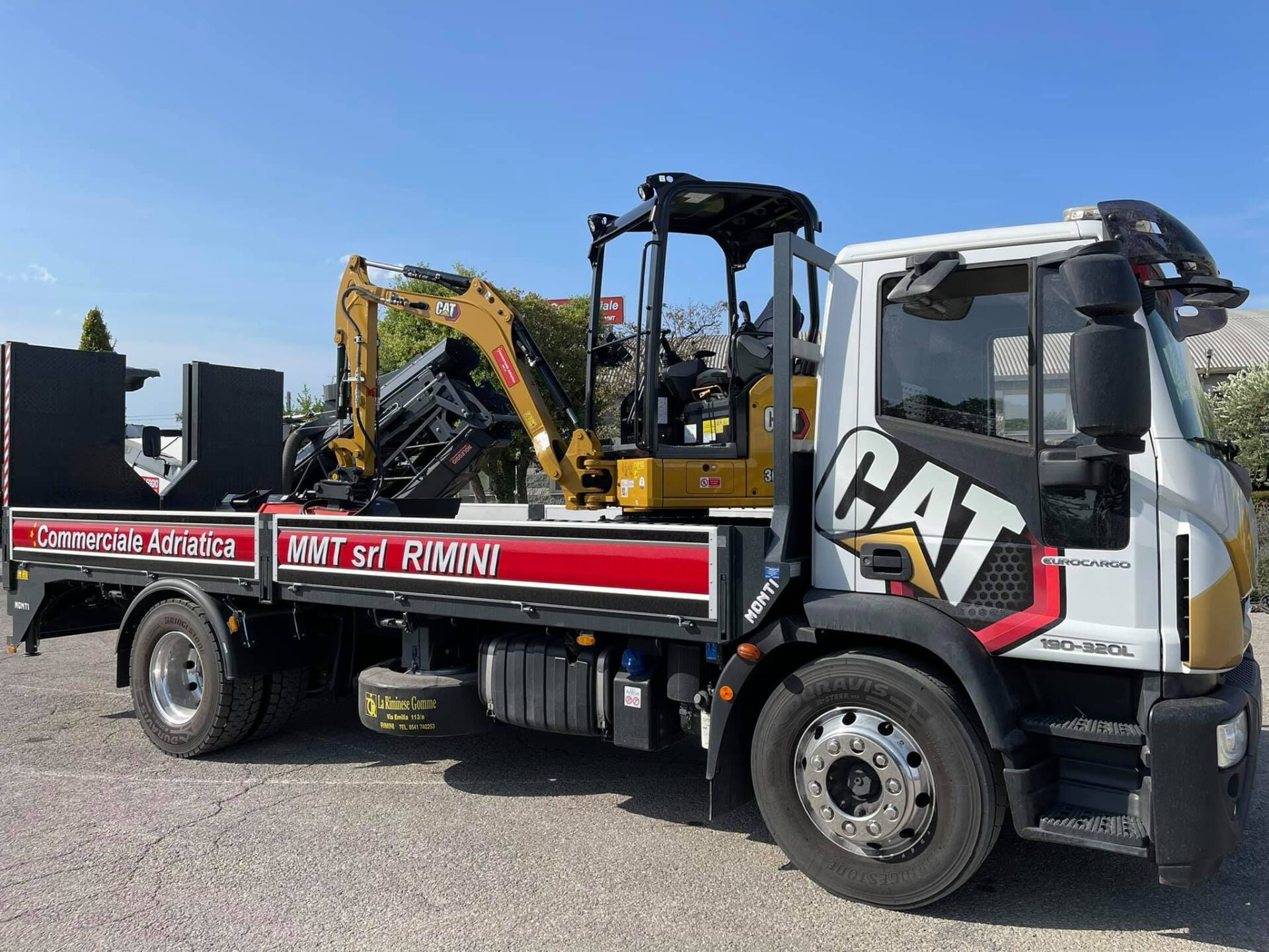 Trasporto di un escavatore