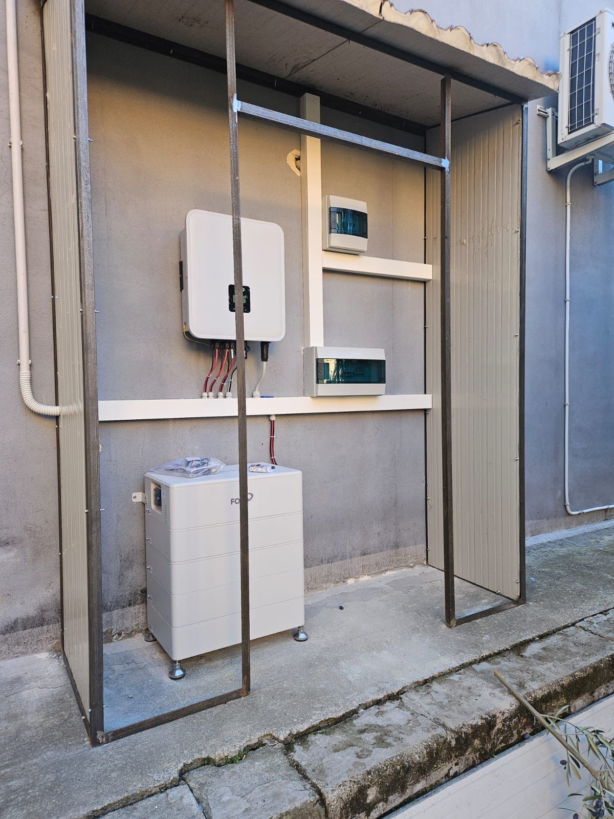 Impianto fotovoltaico 9 ,84 kWp con sistema di accumulo.