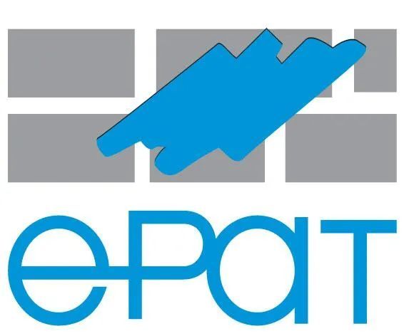Logo pour EPAT, avec un coup de pinceau bleu sur un fond brique et le nom de l'entreprise en bleu.