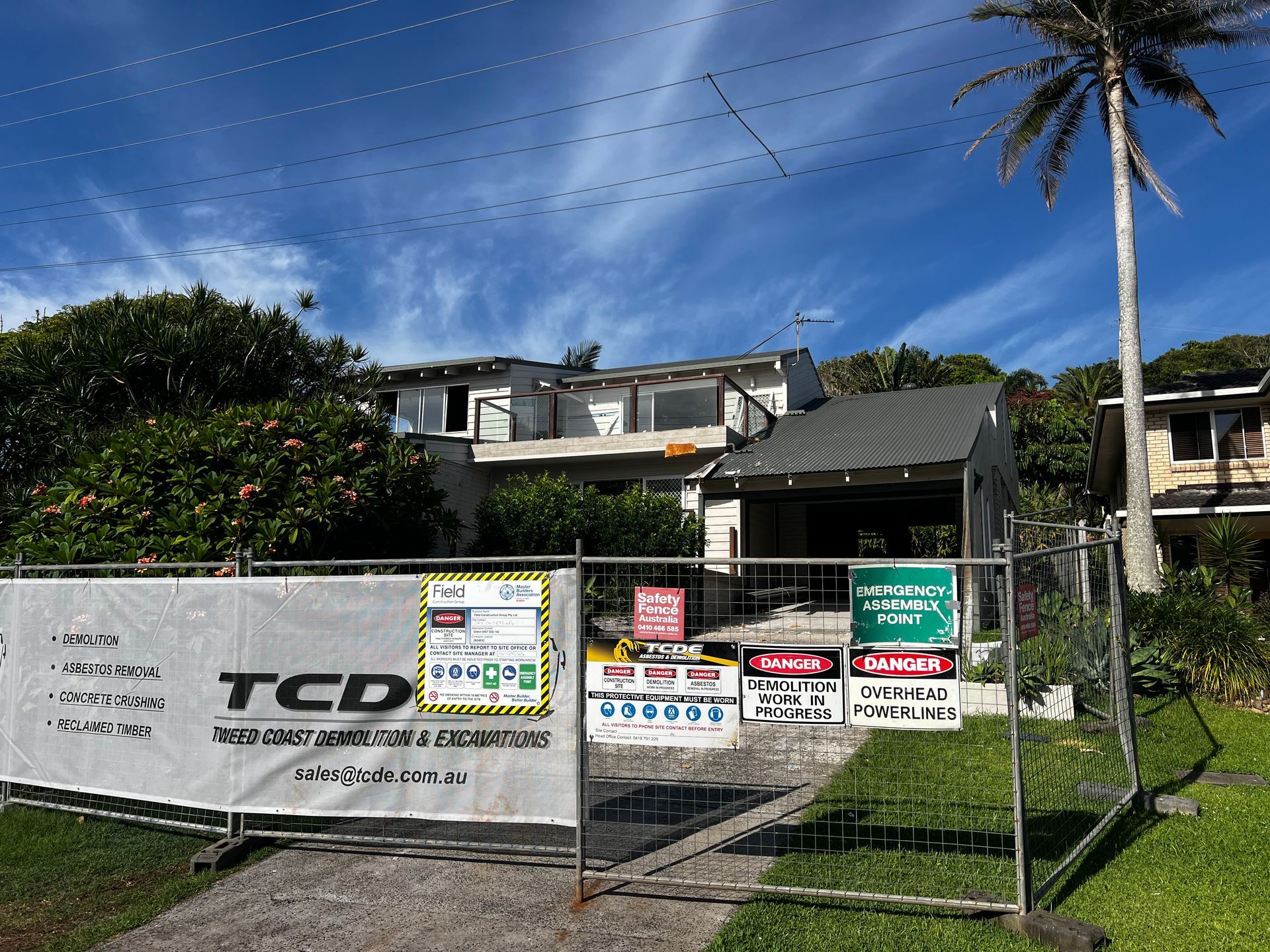 Demolition Of Houses Using Hydraulic Crashers — Asbestos Removal And Demolition in Murwillumbah, NSW