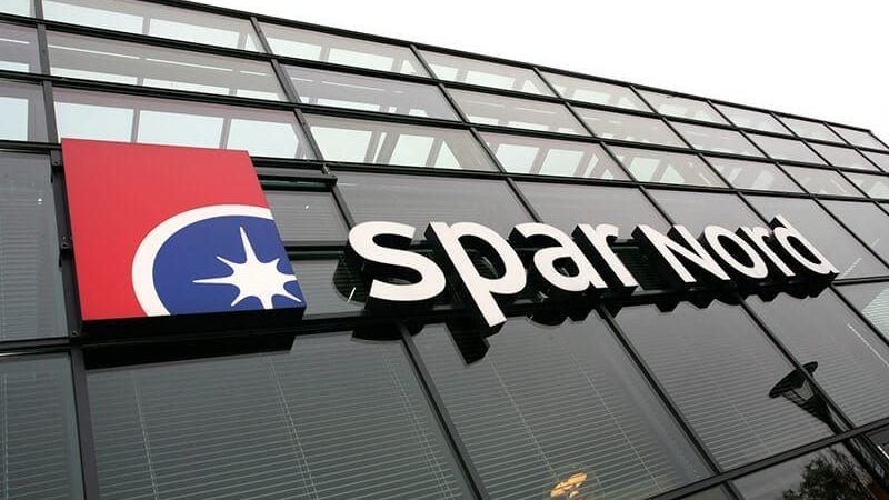 A building with the word spar nord on it