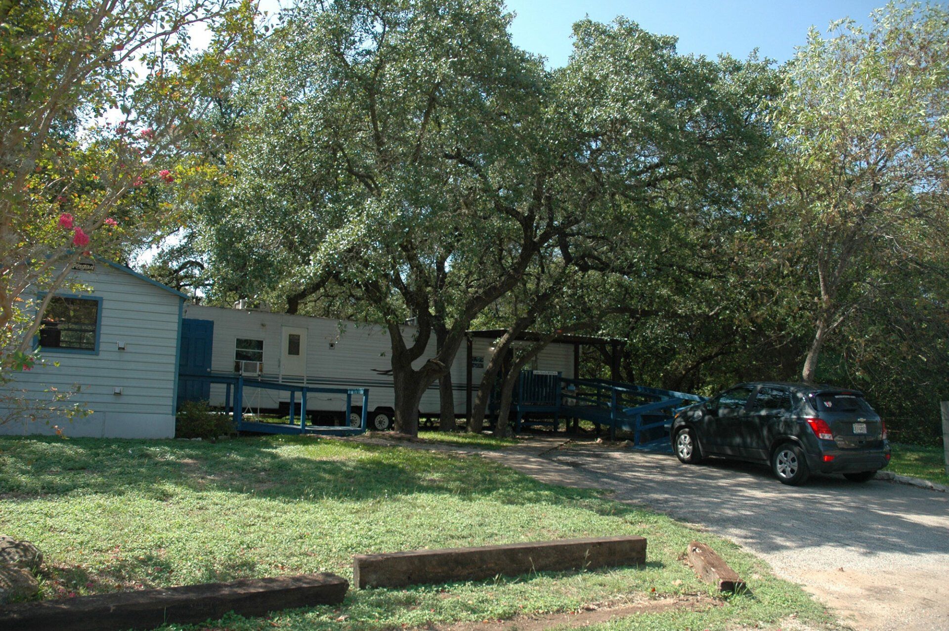 Amenities Lake Travis Inn & RV Park