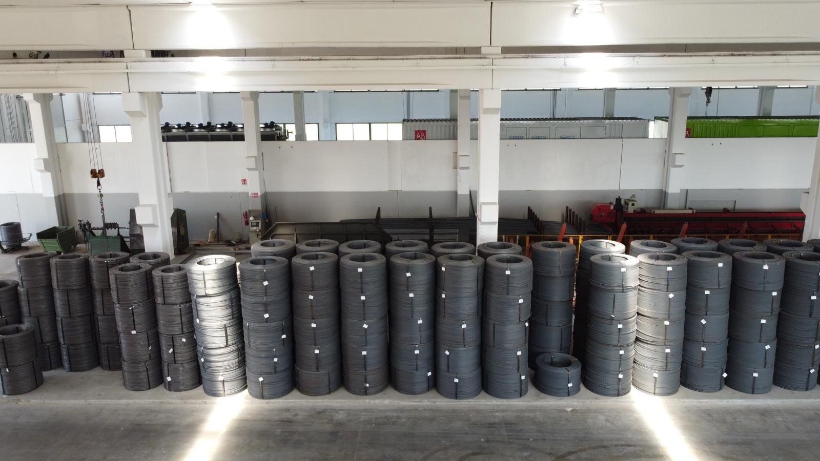 rotoli in ferro dell'azienda