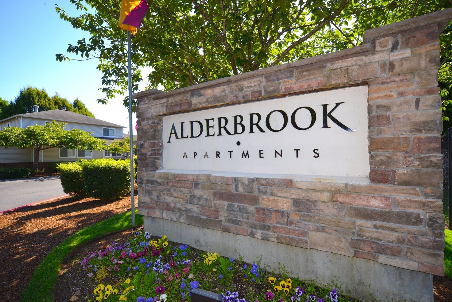 Alderbrook Apartments entryway sign