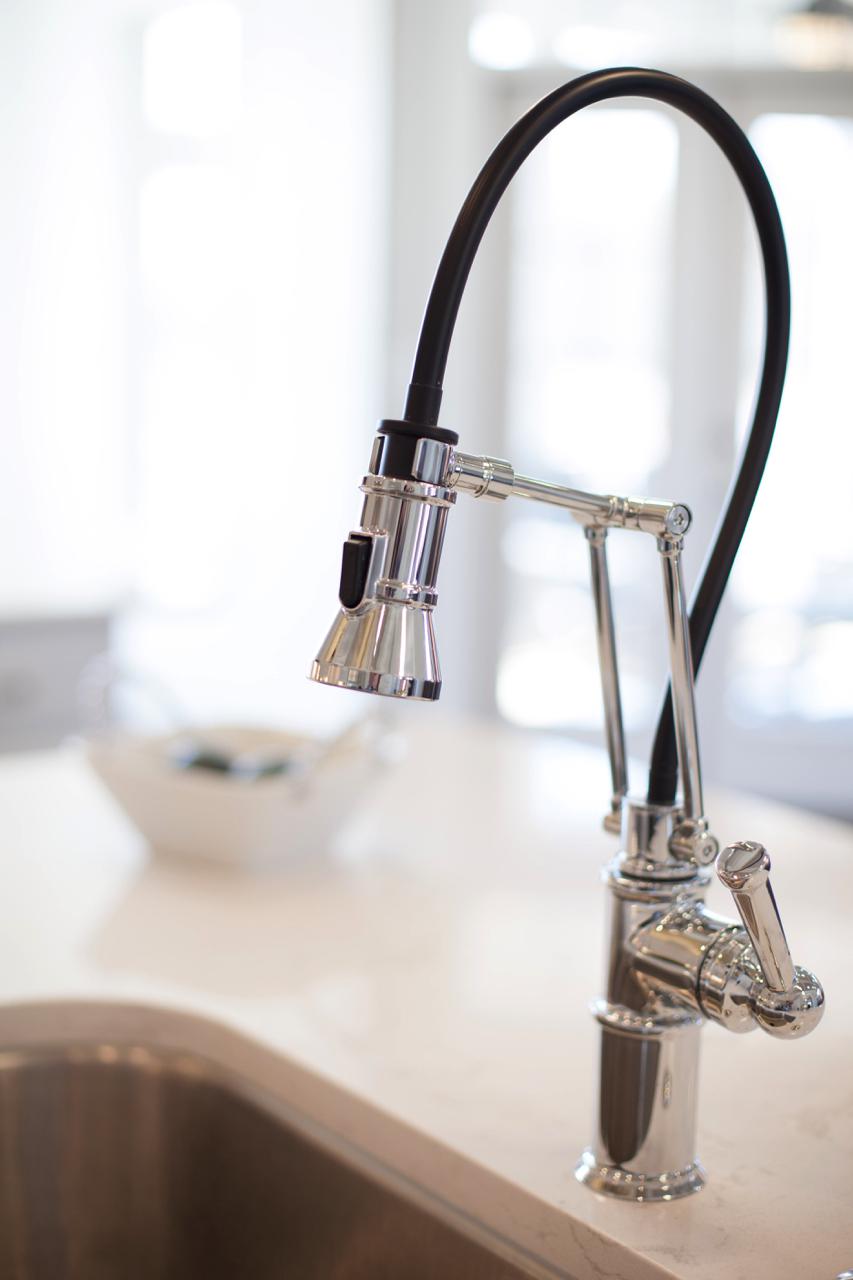 Elegant kitchen faucet | Kitchen Gallery | Stephen Alexander Homes | Chesapeake, VA