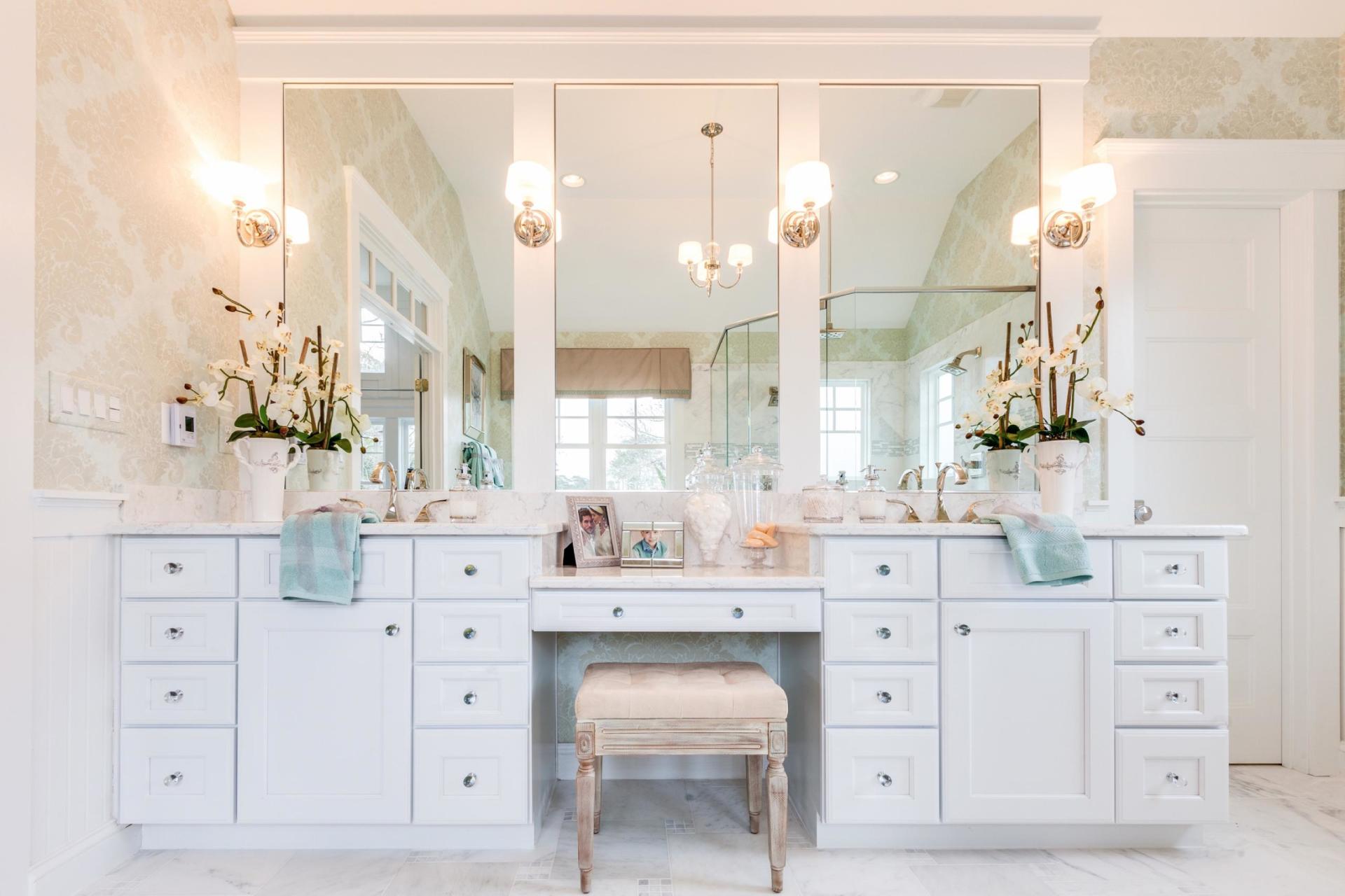 Elegant bathroom  | Bathroom Gallery | Stephen Alexander Homes | Chesapeake, VA