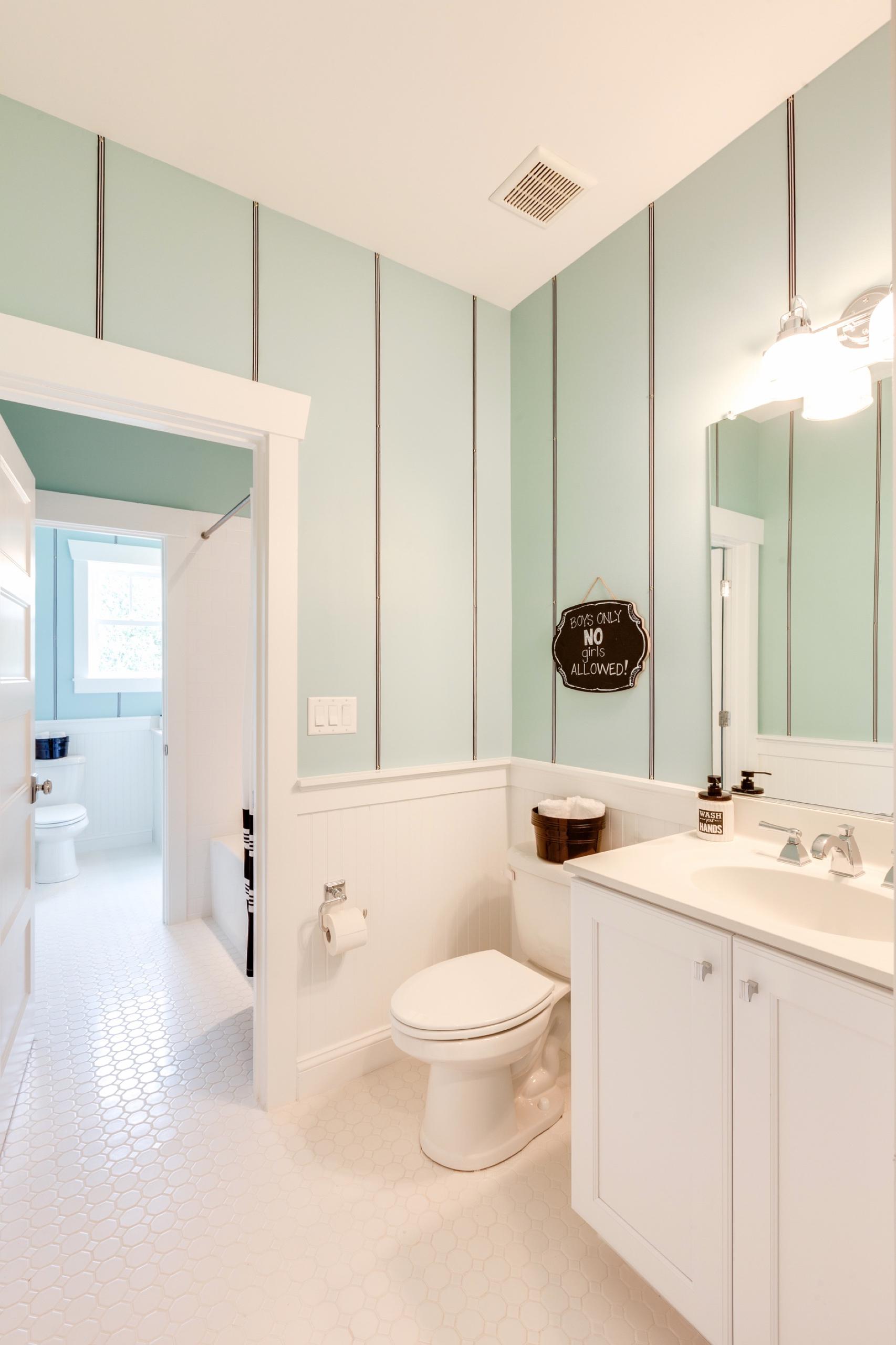 Elegant bathroom with teal walls  | Bathroom Gallery | Stephen Alexander Homes | Chesapeake, VA
