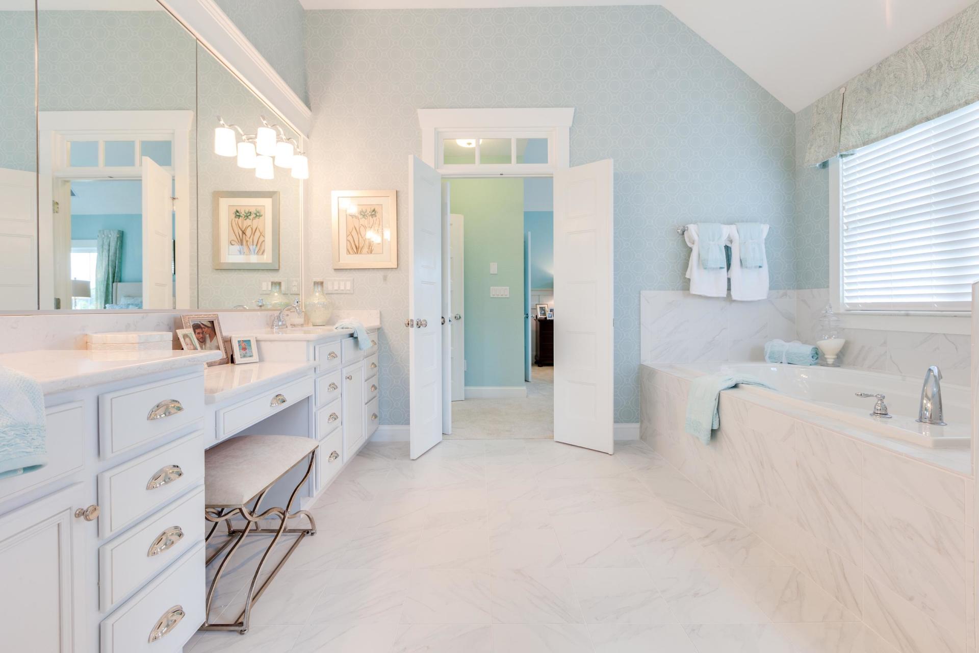 Elegant bathroom  | Bathroom Gallery | Stephen Alexander Homes | Chesapeake, VA