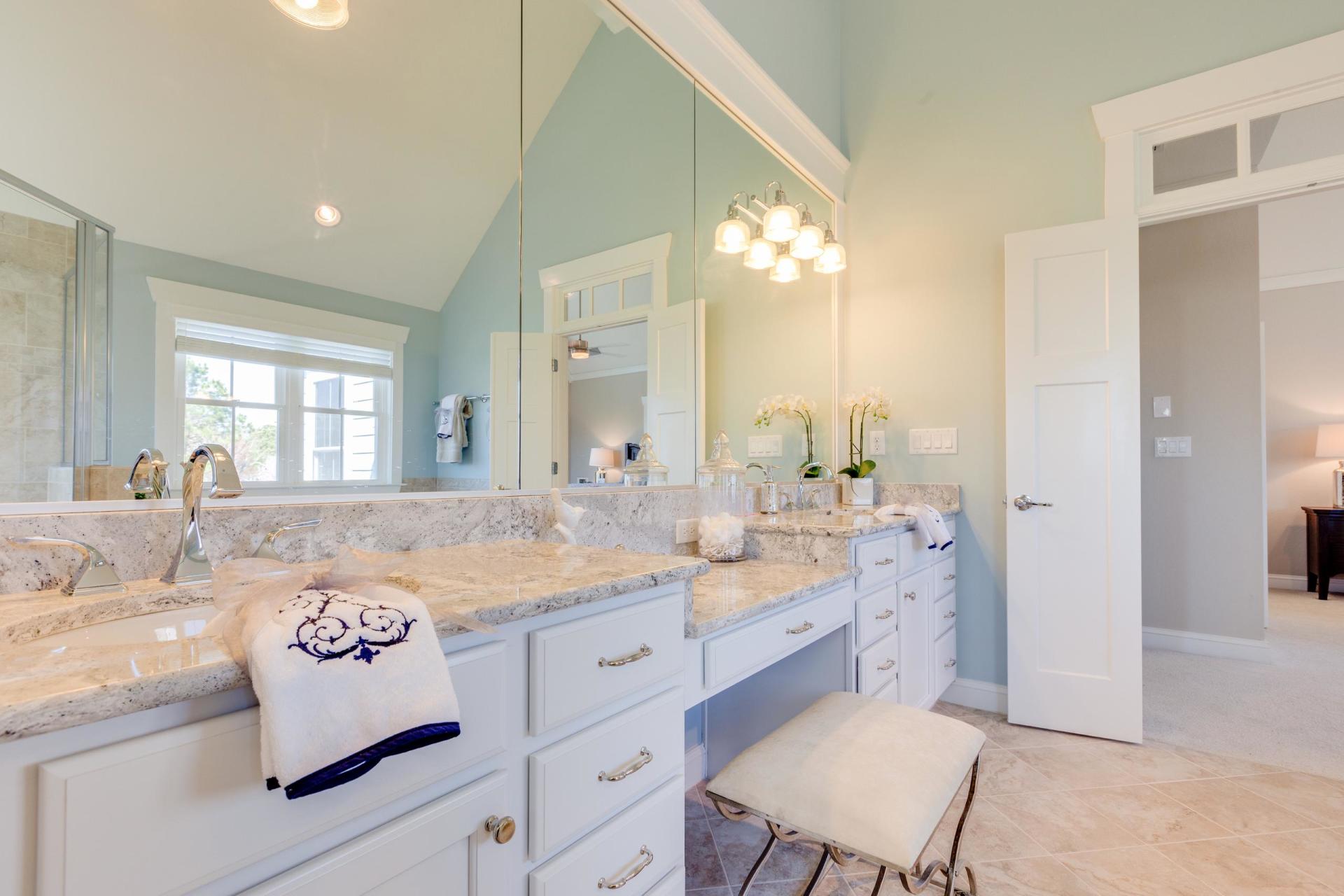 Elegant bathroom  | Bathroom Gallery | Stephen Alexander Homes | Chesapeake, VA