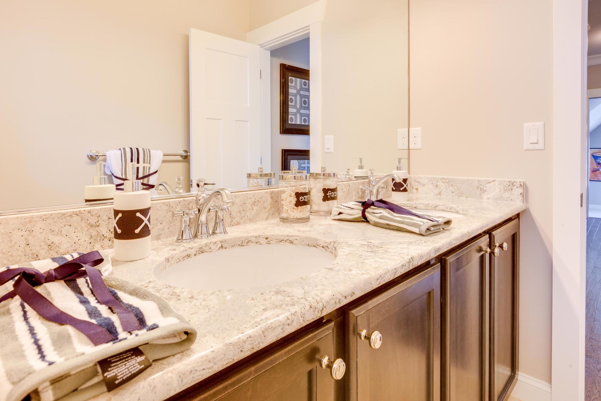 Elegant bathroom  | Bathroom Gallery | Stephen Alexander Homes | Chesapeake, VA