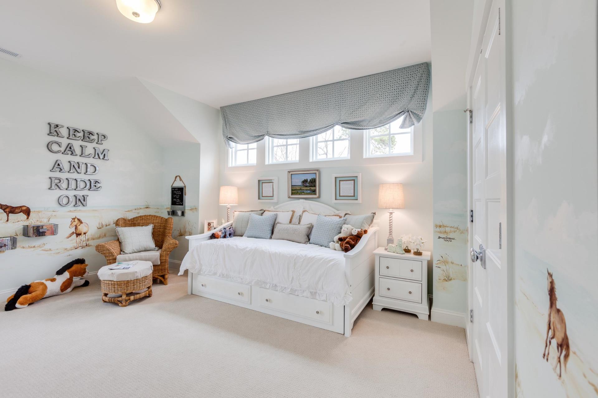 Elegant bed room area  | Living Spaces Gallery | Stephen Alexander Homes | Chesapeake, VA