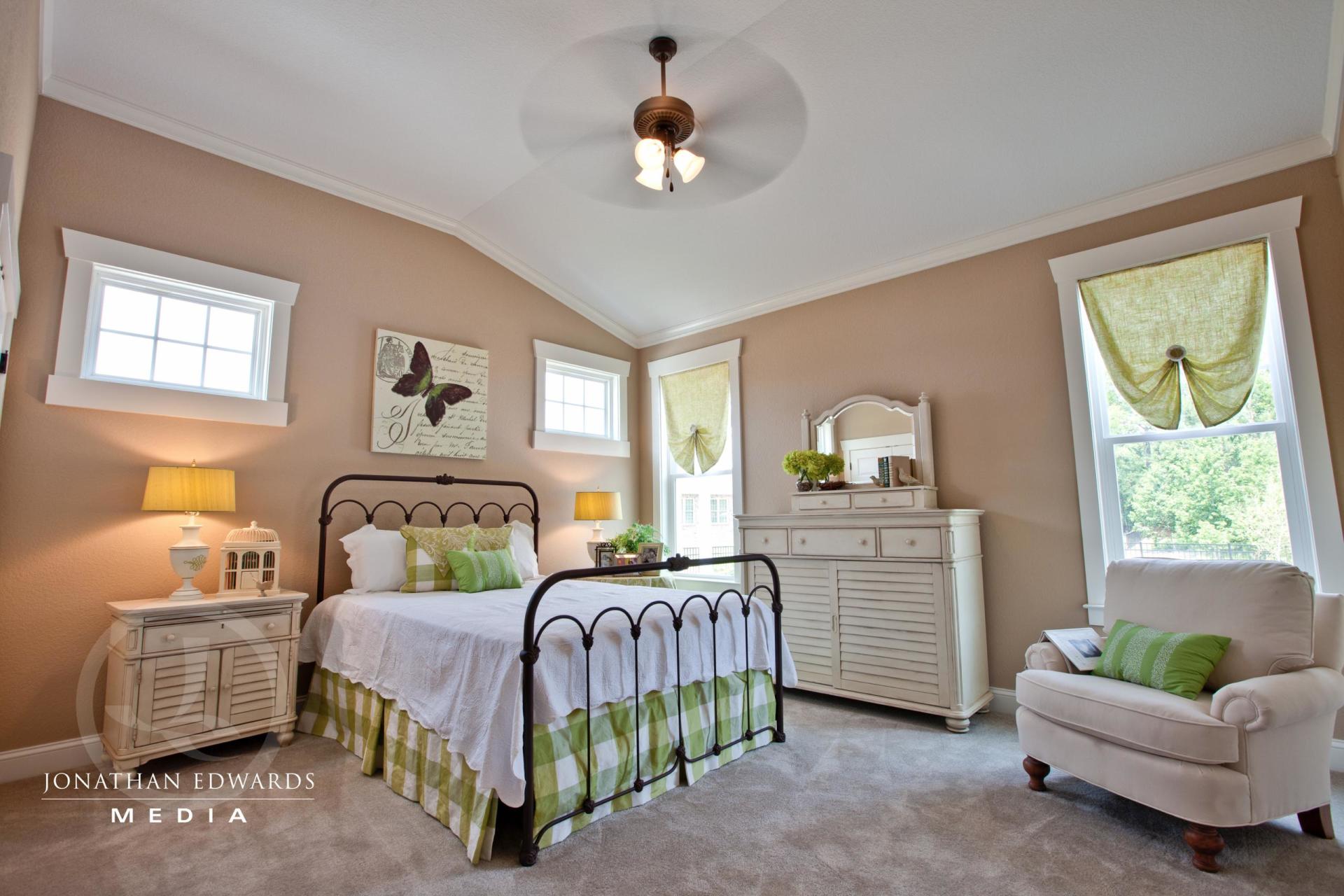 Elegant bed room area  | Living Spaces Gallery | Stephen Alexander Homes | Chesapeake, VA