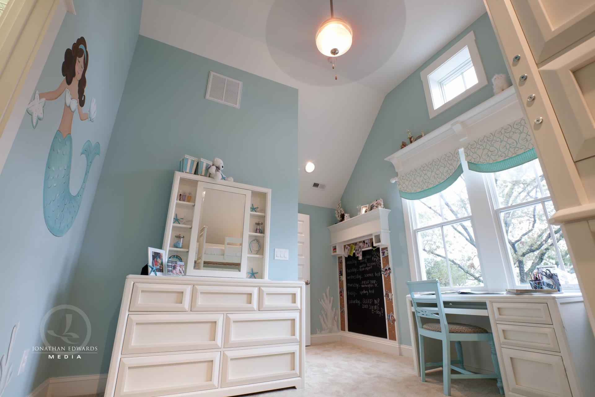 Elegant child bed room area  | Living Spaces Gallery | Stephen Alexander Homes | Chesapeake, VA