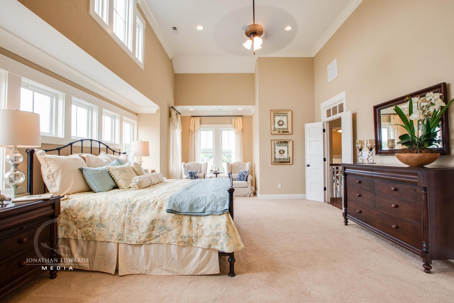 Elegant bed room area  | Living Spaces Gallery | Stephen Alexander Homes | Chesapeake, VA