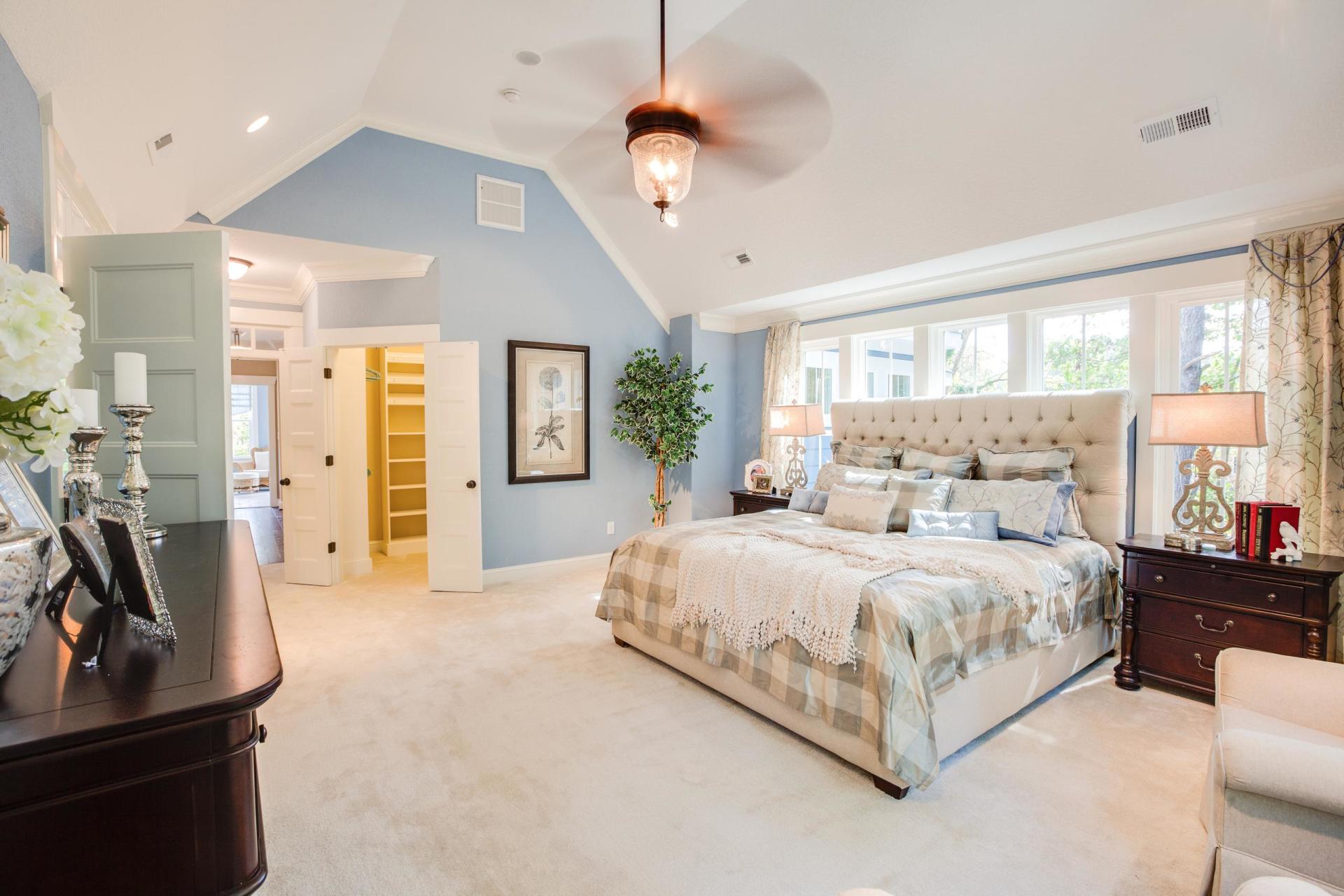 Elegant bed room area  | Living Spaces Gallery | Stephen Alexander Homes | Chesapeake, VA