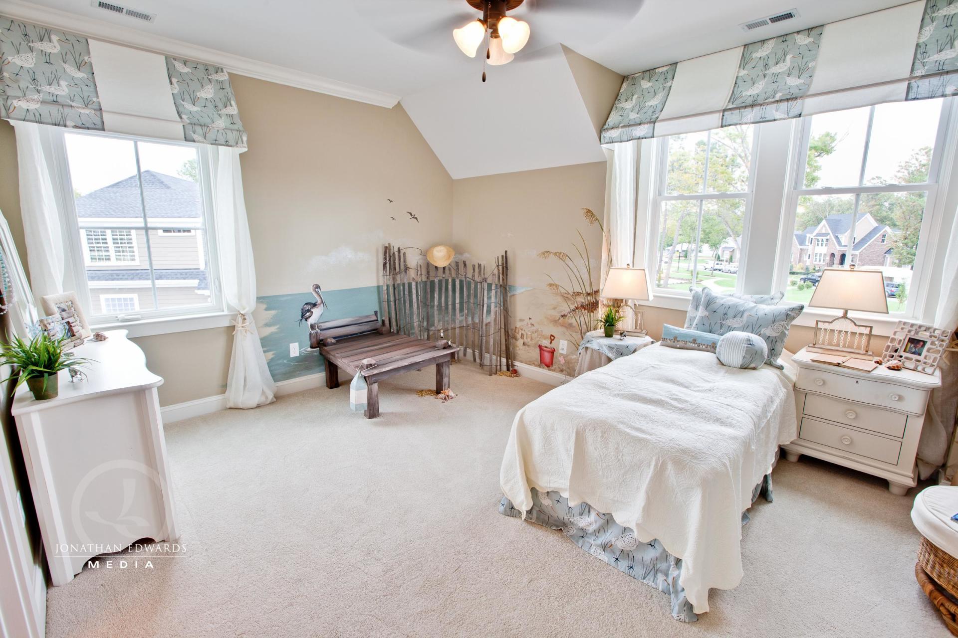 Elegant bed room area  | Living Spaces Gallery | Stephen Alexander Homes | Chesapeake, VA