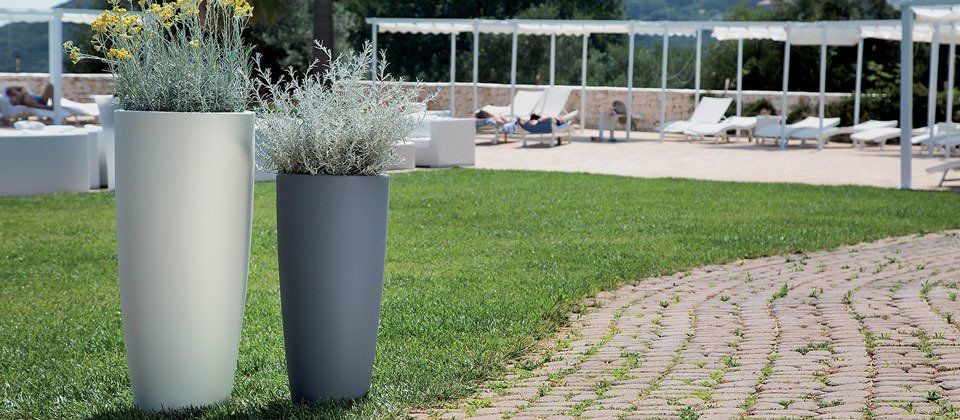 Vasi in giardino