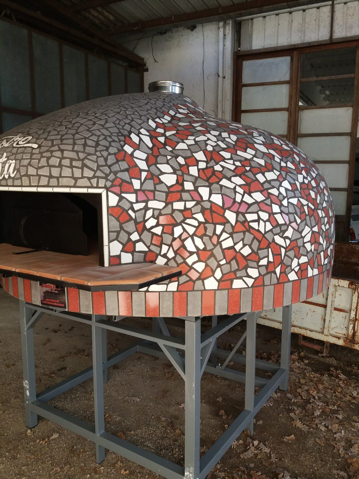 forno per pizze con scritta su misura