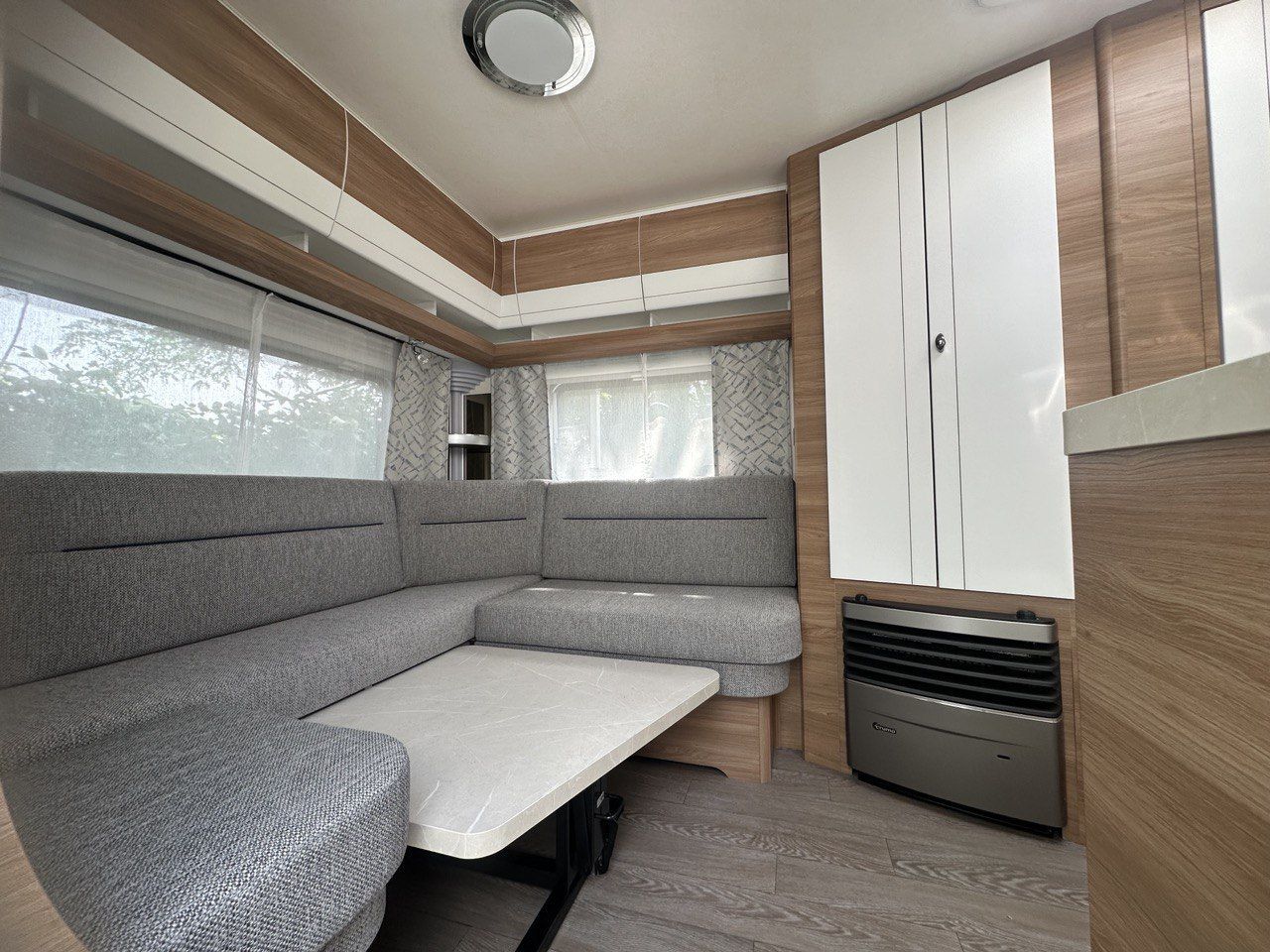 Hobby 495 UL DE LUXE