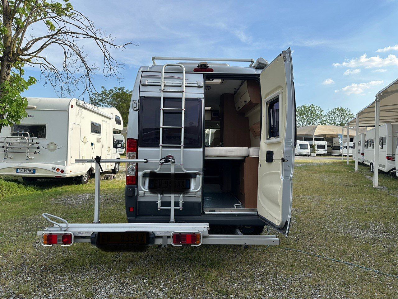 Van Livingstone 2 Fiat 2.3 cv.130