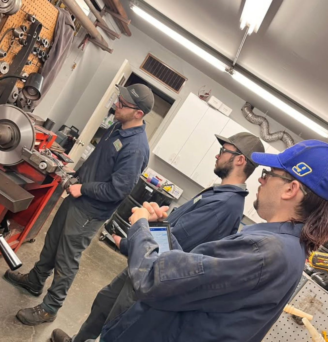 SHOP IMAGE | Carl’s Advanced Automotive & Truck Repair Center