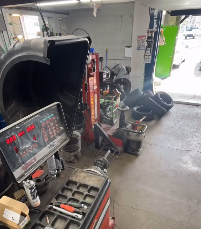 SHOP IMAGE | Carl’s Advanced Automotive & Truck Repair Center