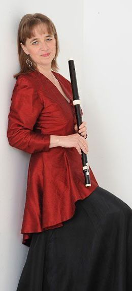 Rachel Brown Potrait with flute