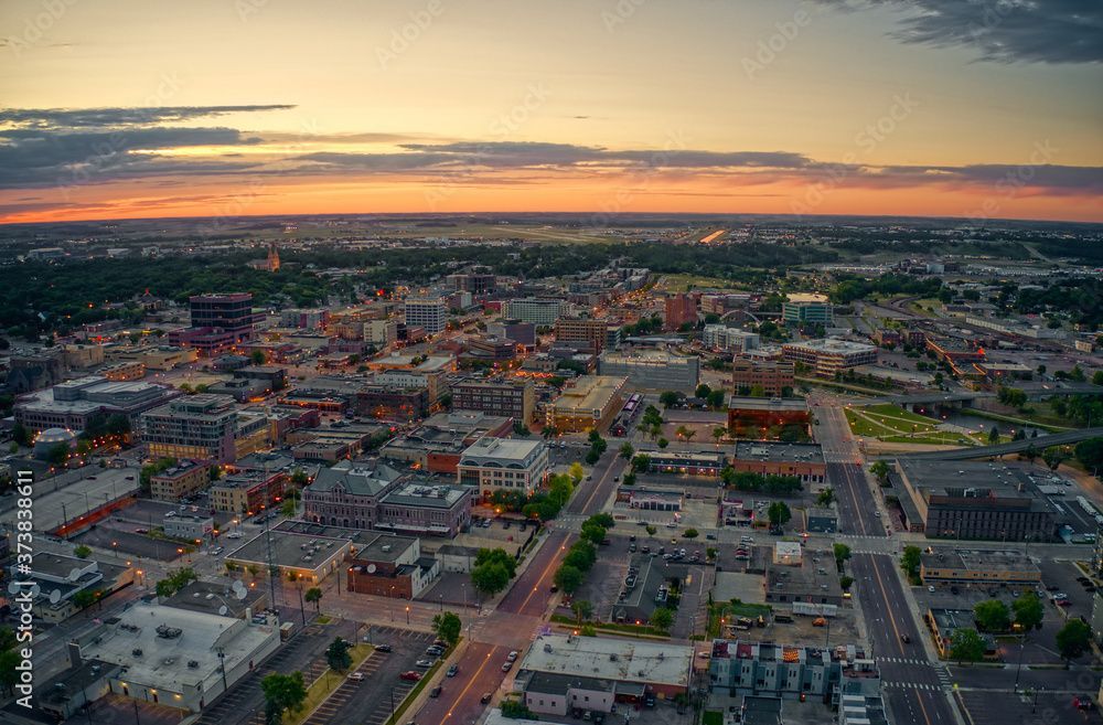 A view of the Sioux Falls skyline during sunset.