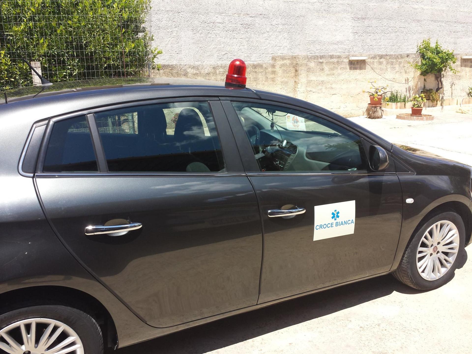 Macchina per trasporti sanitari