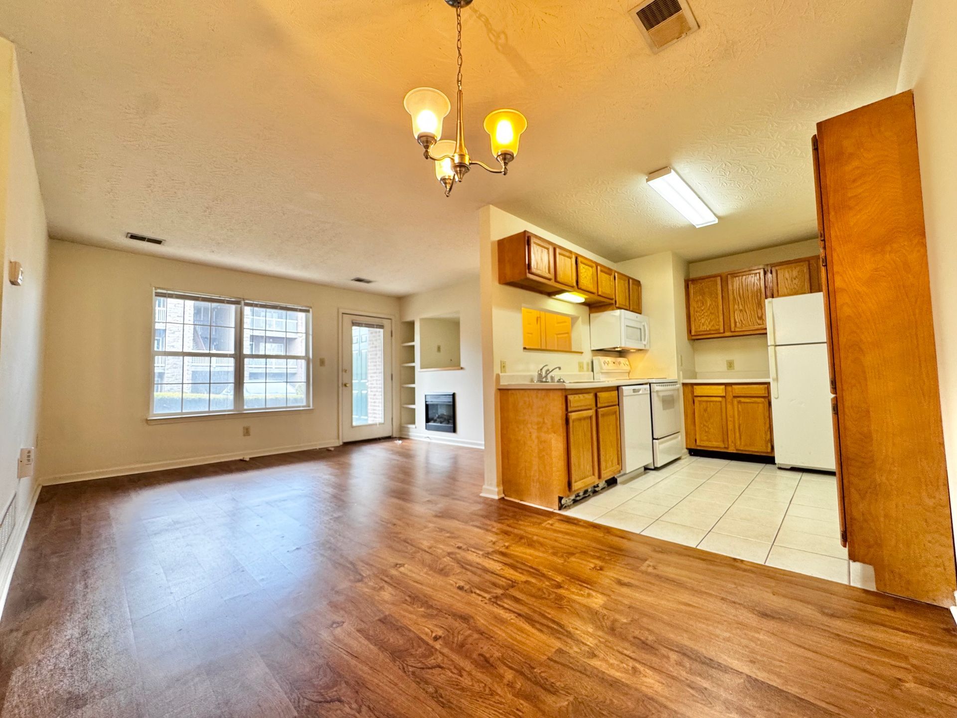 couples shaking hands