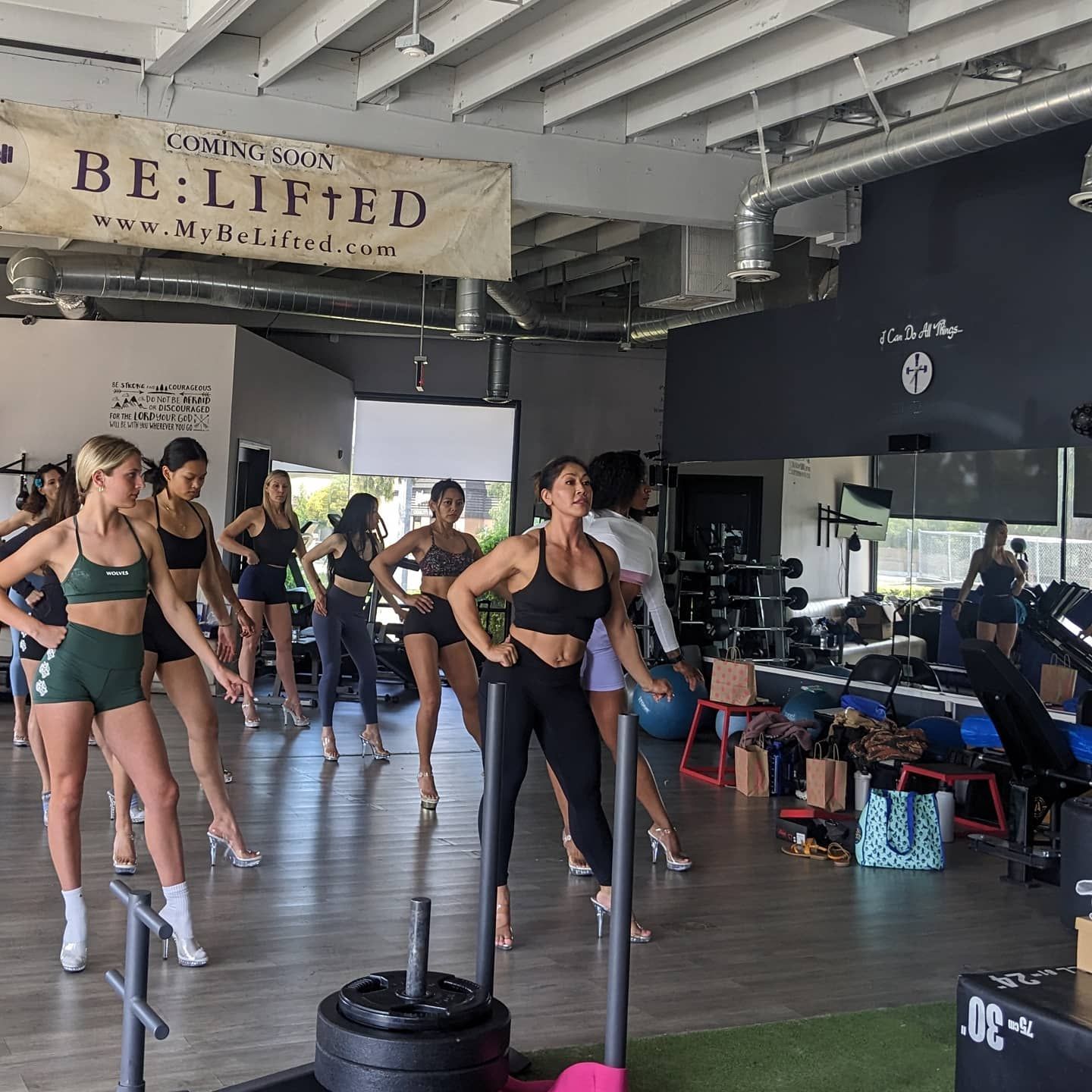 woman doing push ups