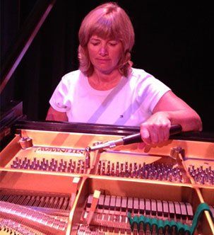 Piano Tuning Service - Dawn Herrings Piano Service in Lancaster, PA