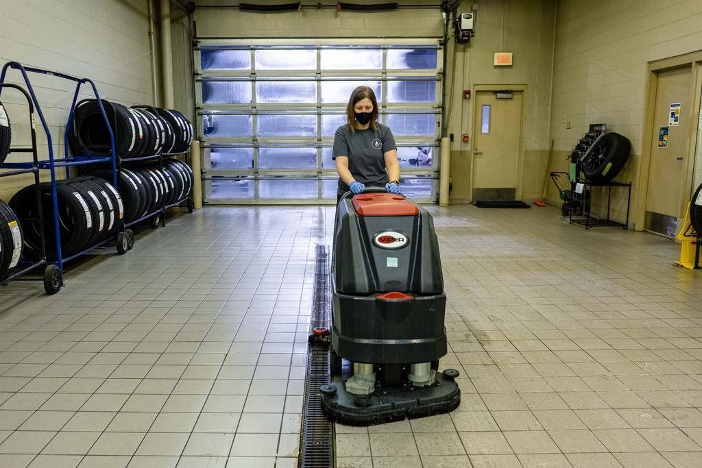 Auto Scrubbing - Daily Shop Tile Floor Cleaning