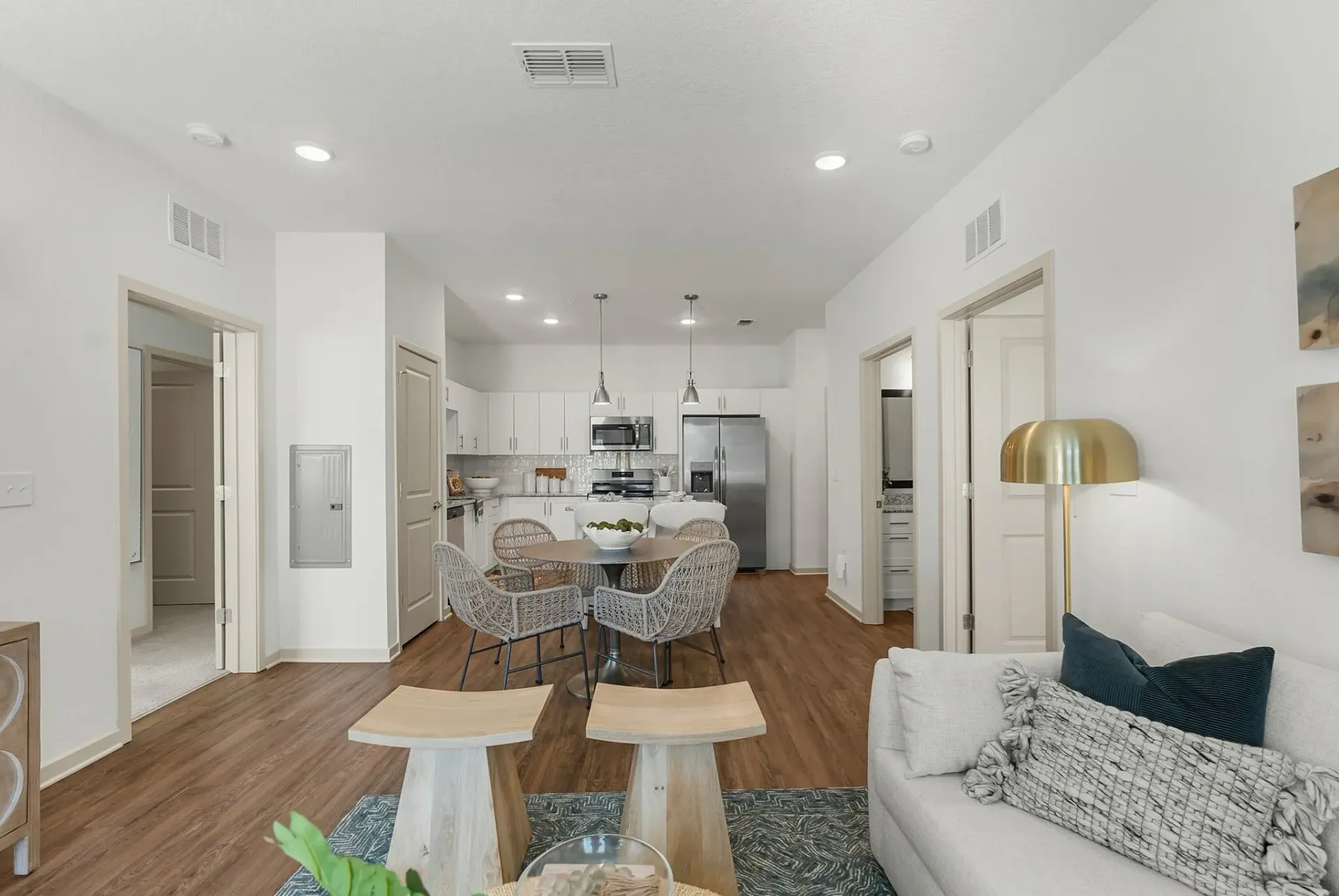 Experience the elegance of this contemporary apartment, perfect for modern living.