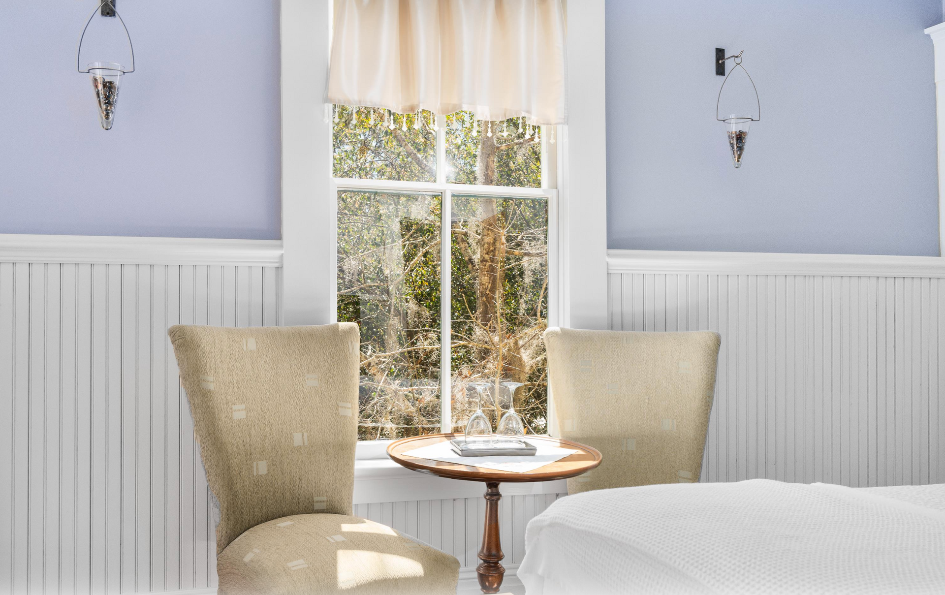 Kitchen sitting area STR - Property Management, Gainesville, FL