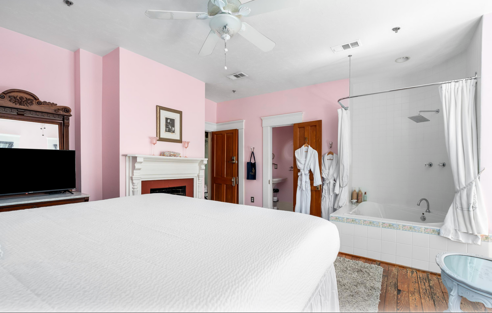 Room with a king bed -Property Management, Gainesville, FL