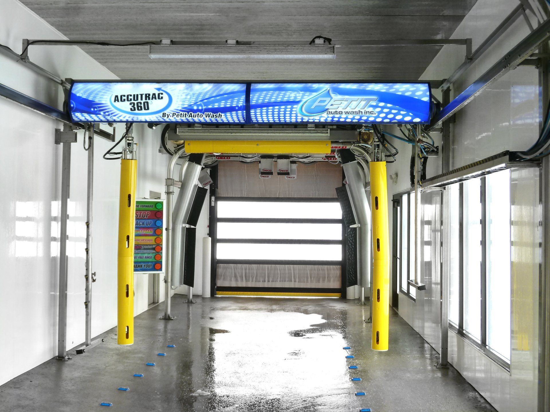 Accutrac® 360i Ultra Fast Inbay Automatic Car Wash Equipment Petit