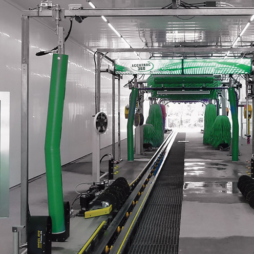 PETIT ACCUTRAC XR-Series automatic tunnel carwash