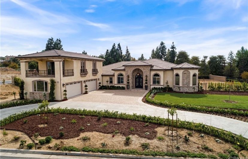 Image of exterior of house built by EDW Construction