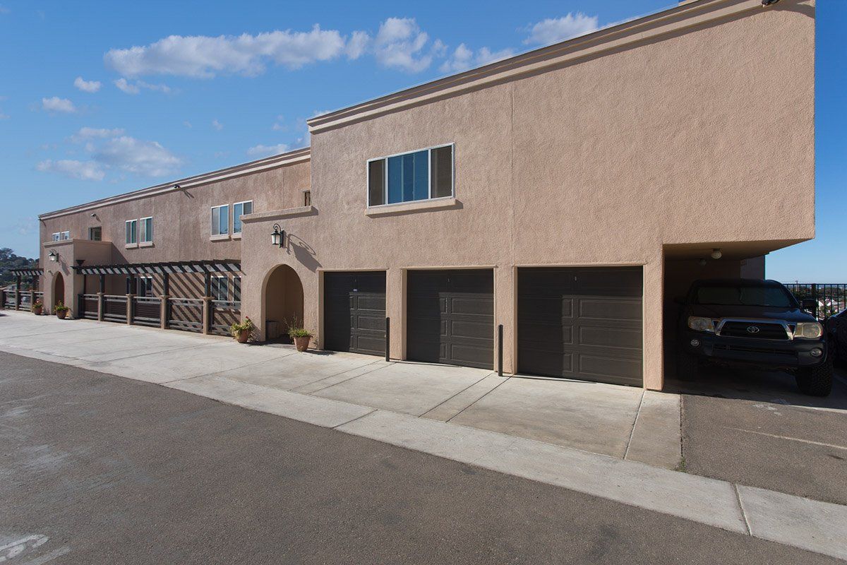 3710 Yonge St Exterior | Seaview Terrace