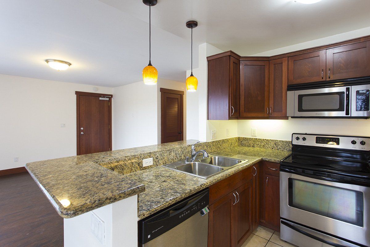 3710 Yonge St Exterior | Seaview Terrace