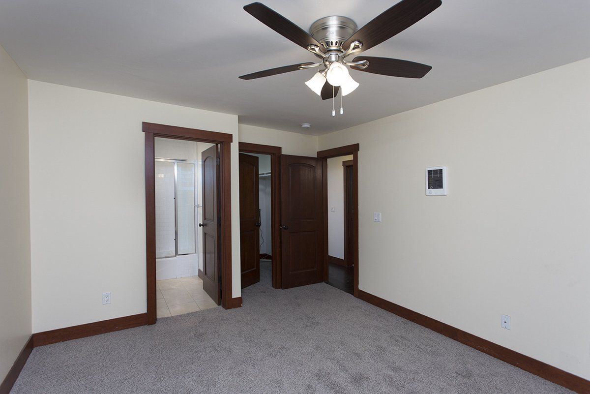 3710 Yonge St Exterior | Seaview Terrace