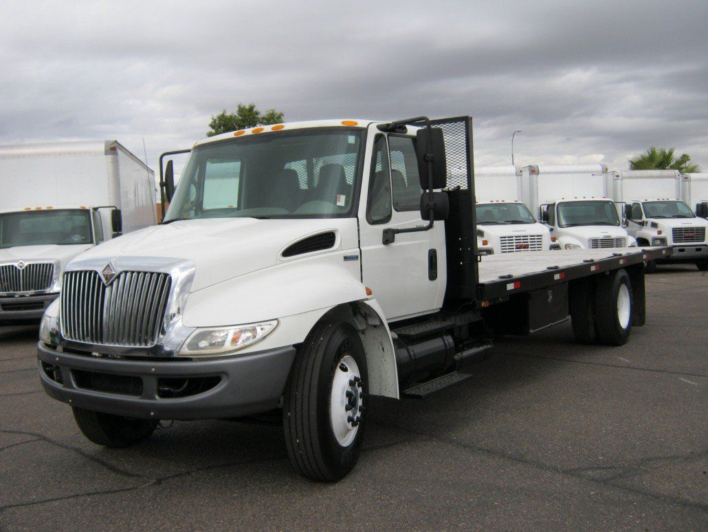 Lift-Gate Truck Rent — 24' Flatbed with Lift-Gate  in Seattle, WA