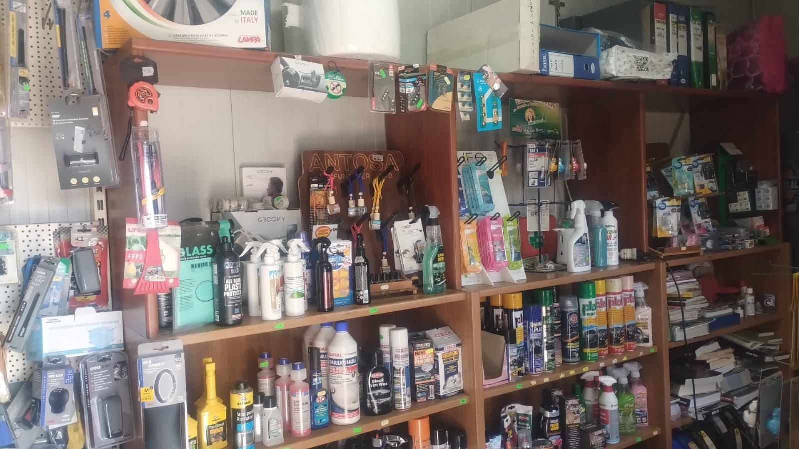 Punto vendita articoli per auto e non