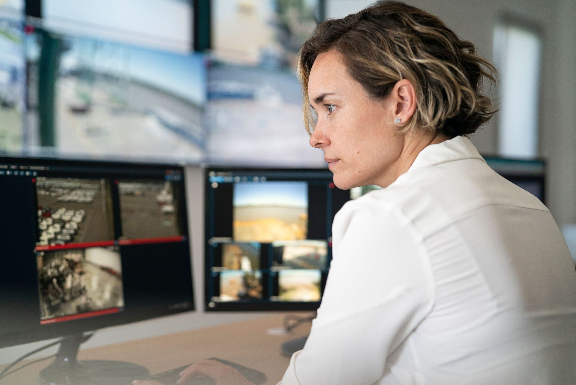 Woman Training — Louisville, KY — Elite Systems Video & Security