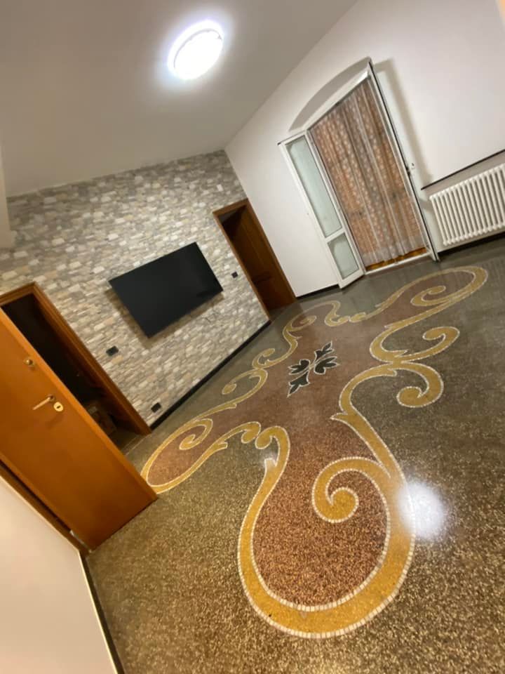 lavaggio pavimenti in marmo