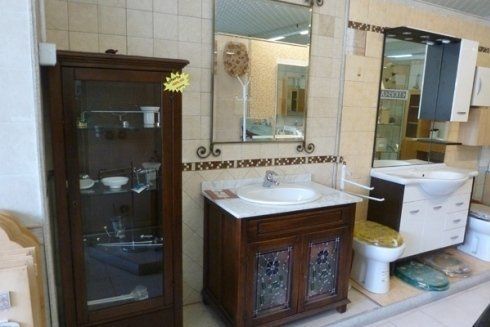 mobile in legno per bagno