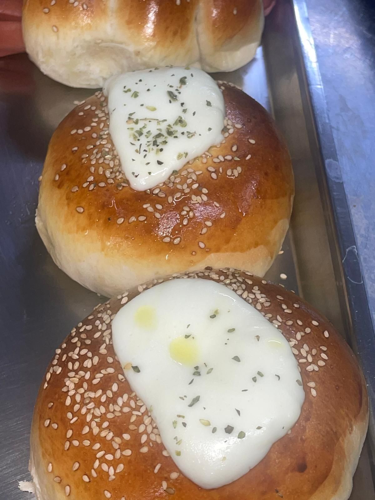 rosticceria salata con formaggio