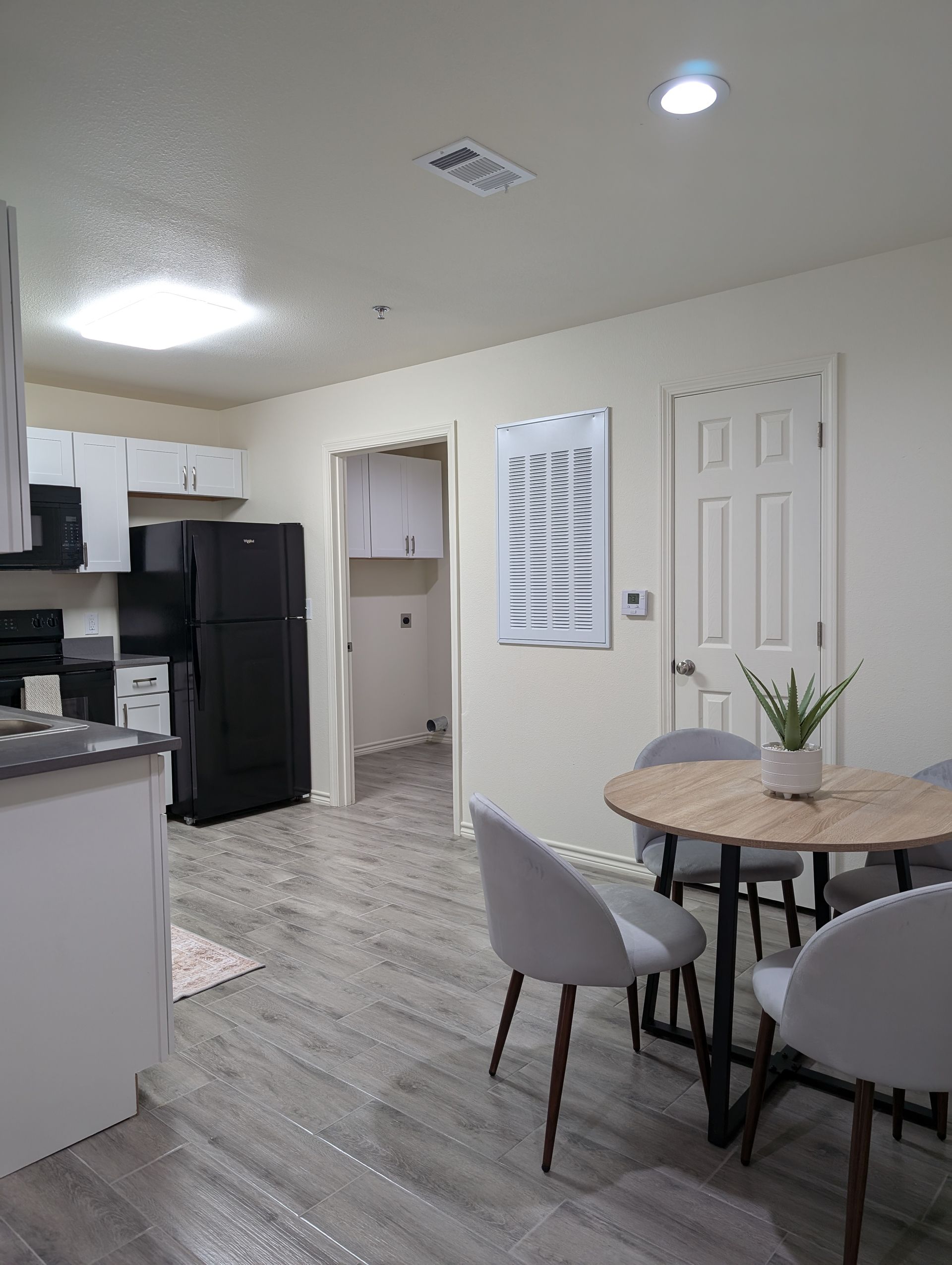 2 Bedroom Dining Area